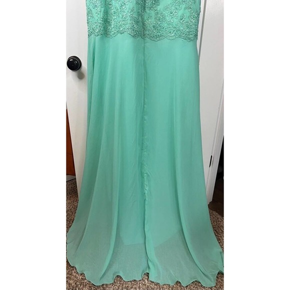 Lavetir Gown Dress Women's 18 Plus Green Floral Maxi Jewel Neck Sleeveless New - Picture 7 of 16